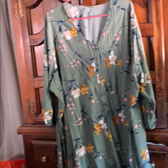 Old Navy Dresses & Skirts - OLD NAVY Swing Dress